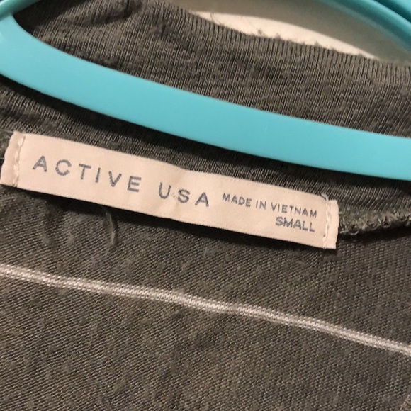 5/$25🖤 Striped cropped tee - Picture 2 of 3